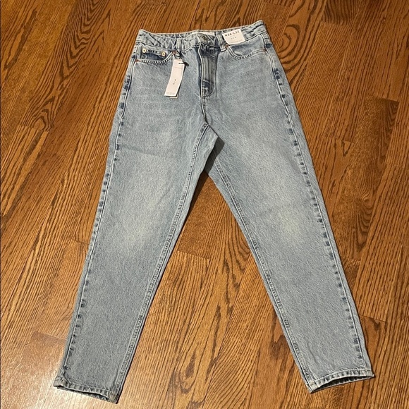 Topshop Denim - Topshop Mom High Waisted Taper Leg Light Wash Jeans W26 L32 Size 4 NWT